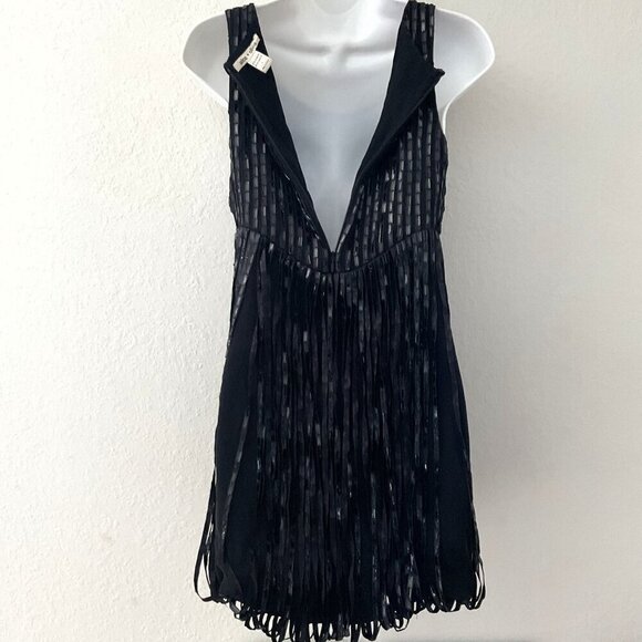 ALICE + OLIVIA SILK GEORGETTE BUBBLE HEM SEQUIN DRESS - Picture 5 of 15